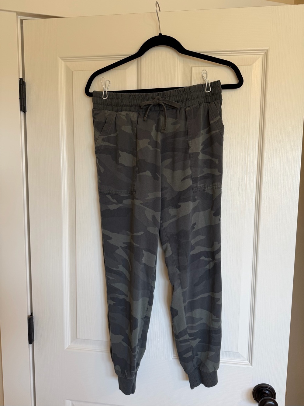 Splendid Camo Jogger Pants